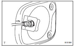 Toyota RAV4. Install fuel filler opening lid lock retainer