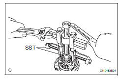 Toyota RAV4. Remove differential case bearing