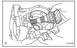 Toyota RAV4. Install rear drive pinion nut