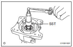 Toyota RAV4. Adjust differential drive pinion preload