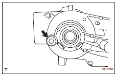 Toyota RAV4. Remove differential filler plug