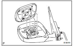 Toyota RAV4. Remove outer mirror cover lh (w/o mirror heater)