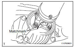 Toyota RAV4. Remove propeller shaft with center bearing shaft assembly