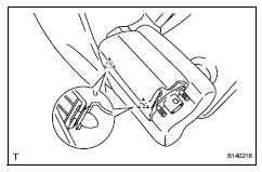 Toyota RAV4. Remove rear seat center armrest cover