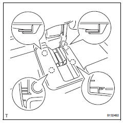 Toyota RAV4. Install rear no. 4 Seat leg side cover (w/ rear no. 2 Seat)