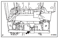 Toyota RAV4. Install rear seat lap type belt assembly center lh