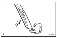 Toyota RAV4. Remove rear wiper blade assembly