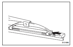 Toyota RAV4. Install wiper rubber