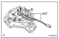 Toyota RAV4. Dispose of only steering pad assembly