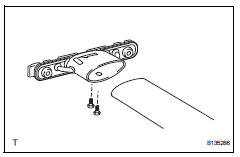 Toyota RAV4. Install roof rack bar front