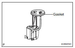 Toyota RAV4. Remove fuel suction with pump assembly