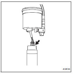 Toyota RAV4. Remove fuel pump assembly