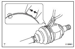 Toyota RAV4. Install rear drive shaft inboard joint boot no. 2 Clamp lh